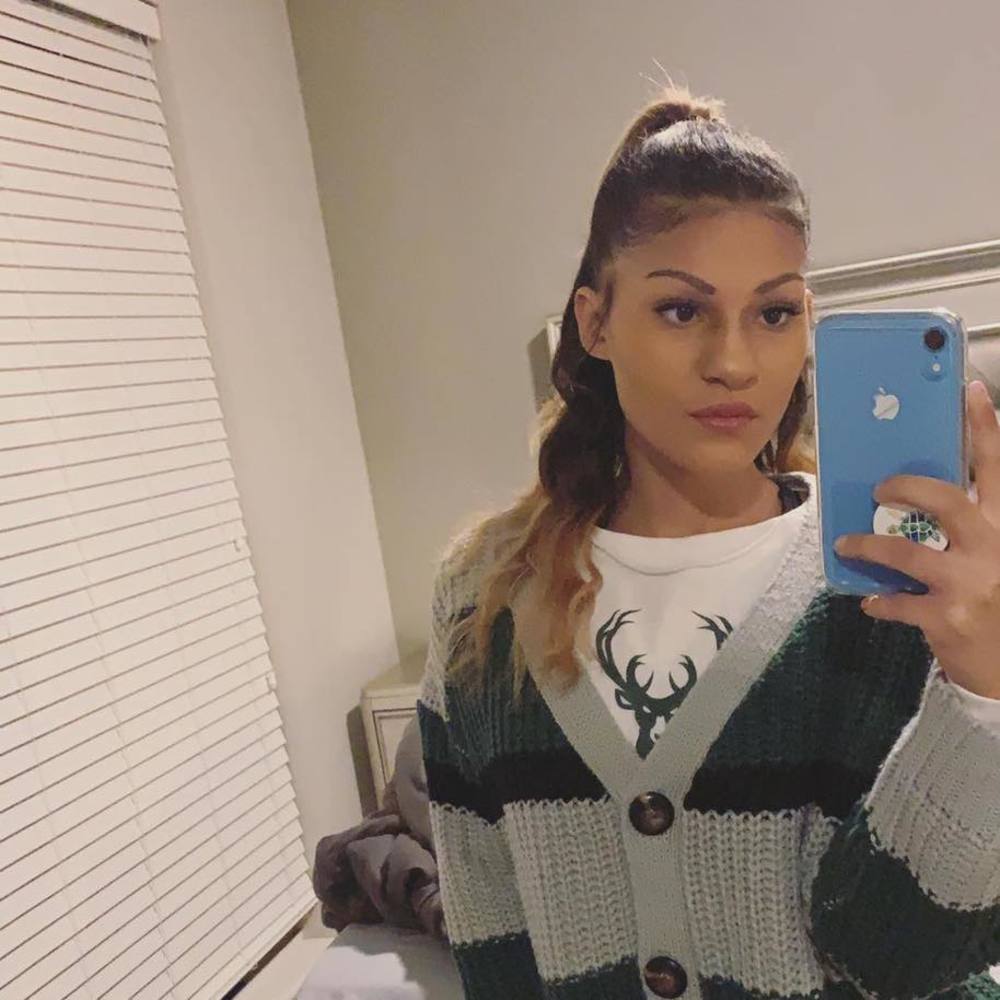 Meet your Posher, Shania